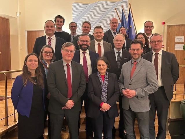 La délégation ASNR et des représentants des industriels finlandais du nucléaire.